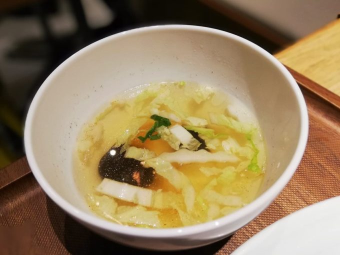 マンゴツリーキッチン”ガパオ”大丸心斎橋店のスープ
