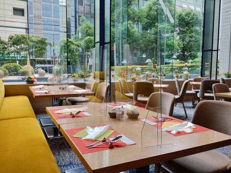 2022年ANAクラウンプラザホテル大阪「デザート＆ランチブッフェ〜サマーフルーツ〜」のテーブルの様子