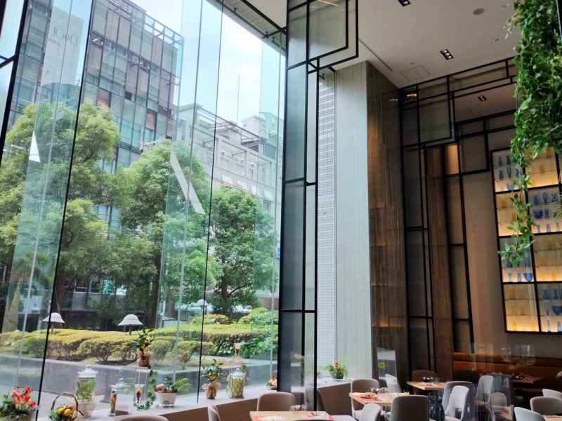 2022年ANAクラウンプラザホテル大阪「デザート＆ランチブッフェ〜サマーフルーツ〜」のレストランの雰囲気