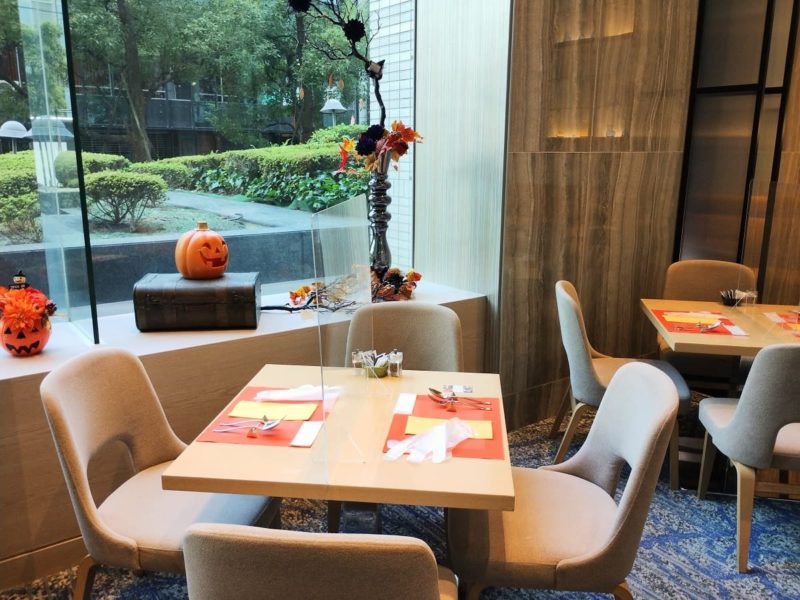 2022年ANAクラウンプラザホテル大阪のハロウィンビュッフェのテーブルの様子