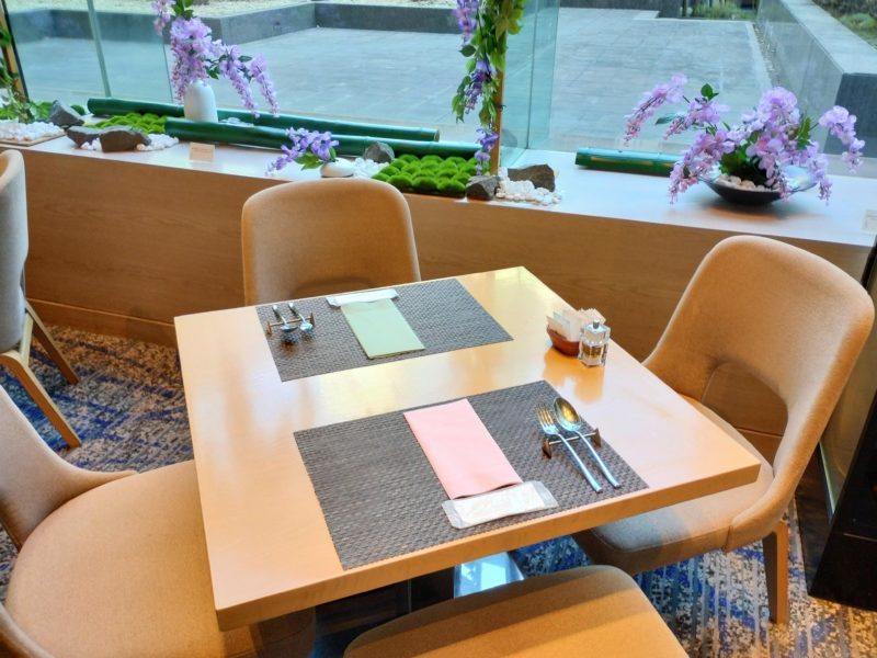 ANAクラウンプラザホテル大阪の抹茶ビュッフェの座席の様子