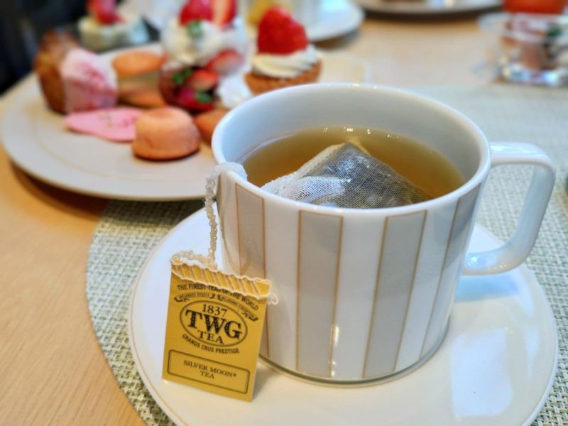 2024年のANAクラウンプラザホテル大阪のいちごビュッフェで飲める「Sliver Moon Tea」